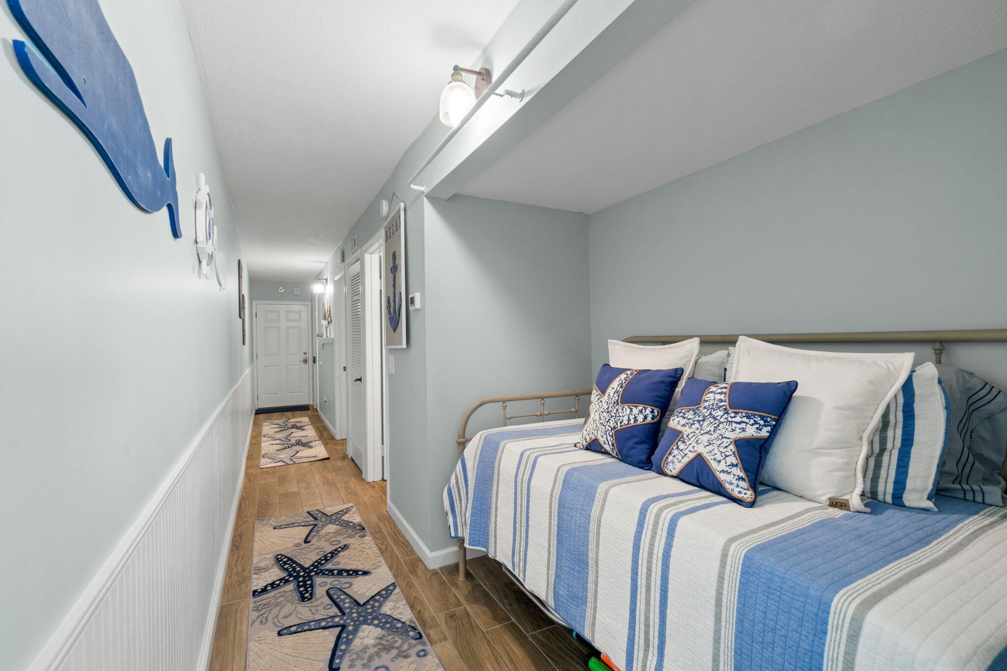 SUMMIT CONDOMINIUM, THE - Residential
