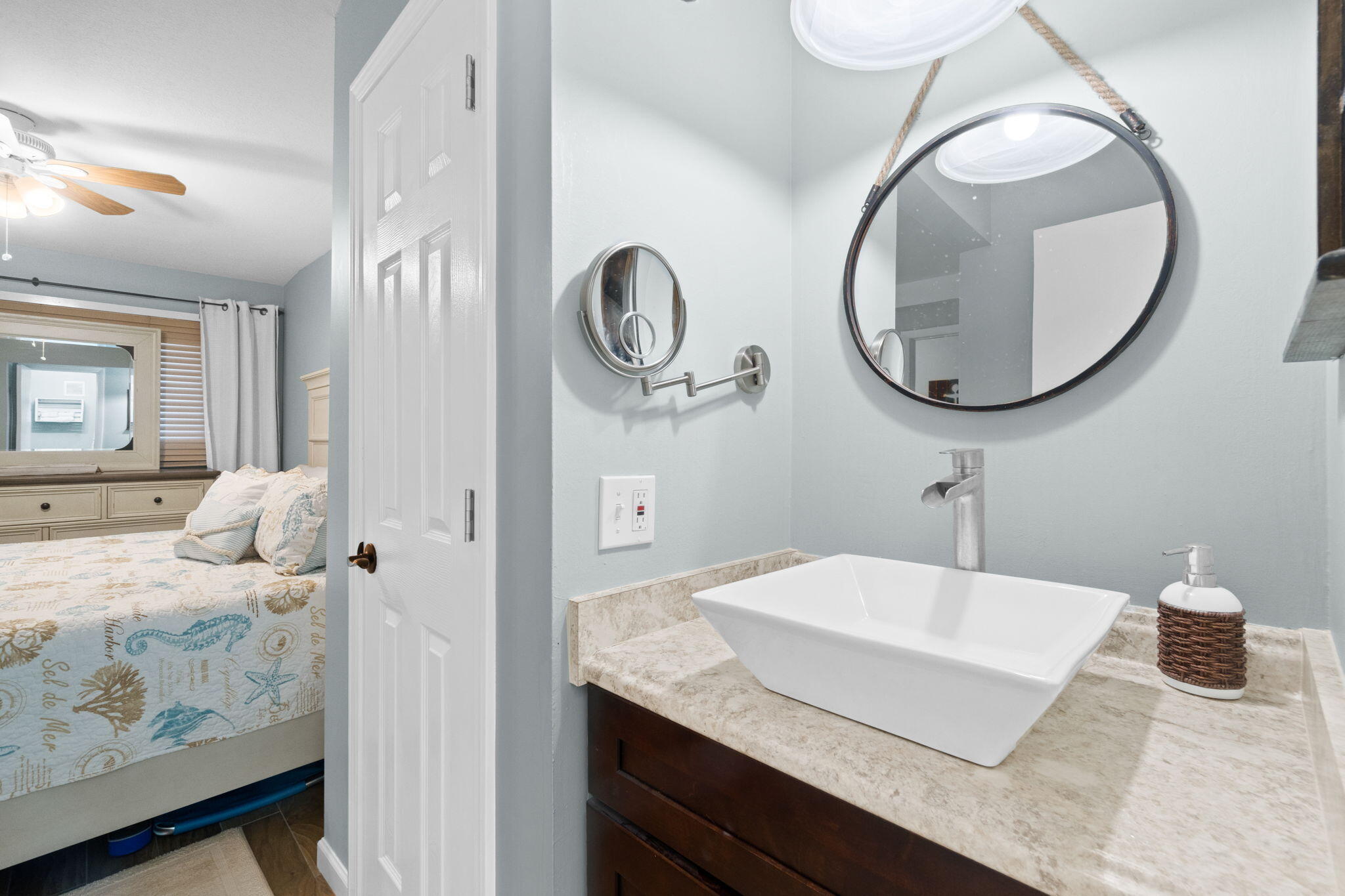 SUMMIT CONDOMINIUM, THE - Residential