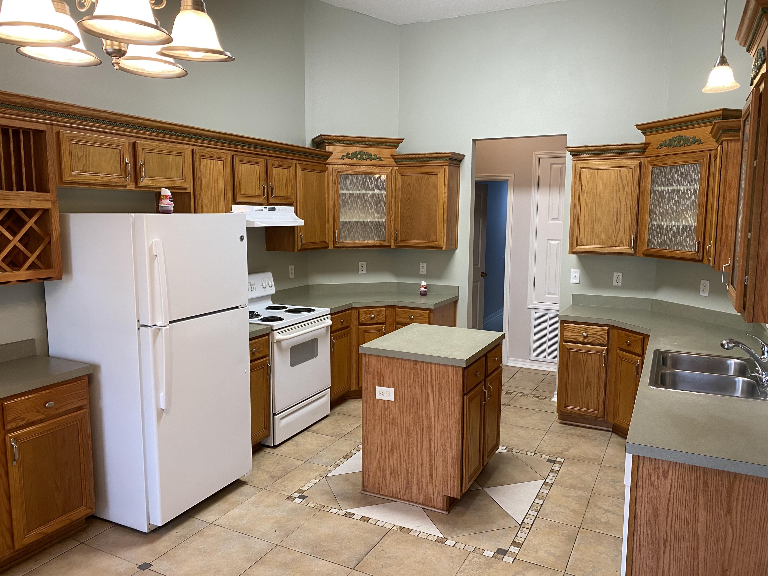 ASHBERRY WOODS - Residential