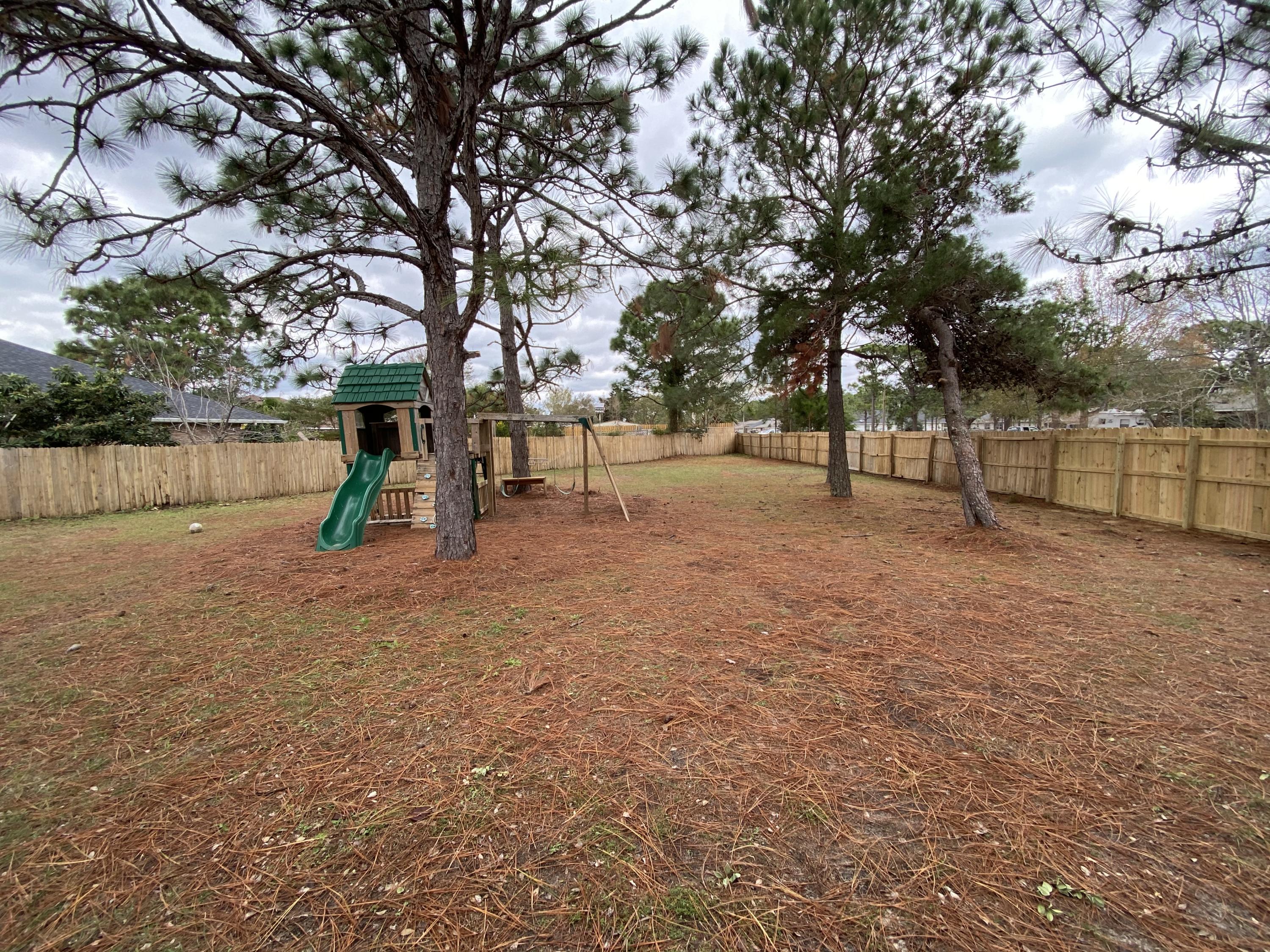 ASHBERRY WOODS - Residential