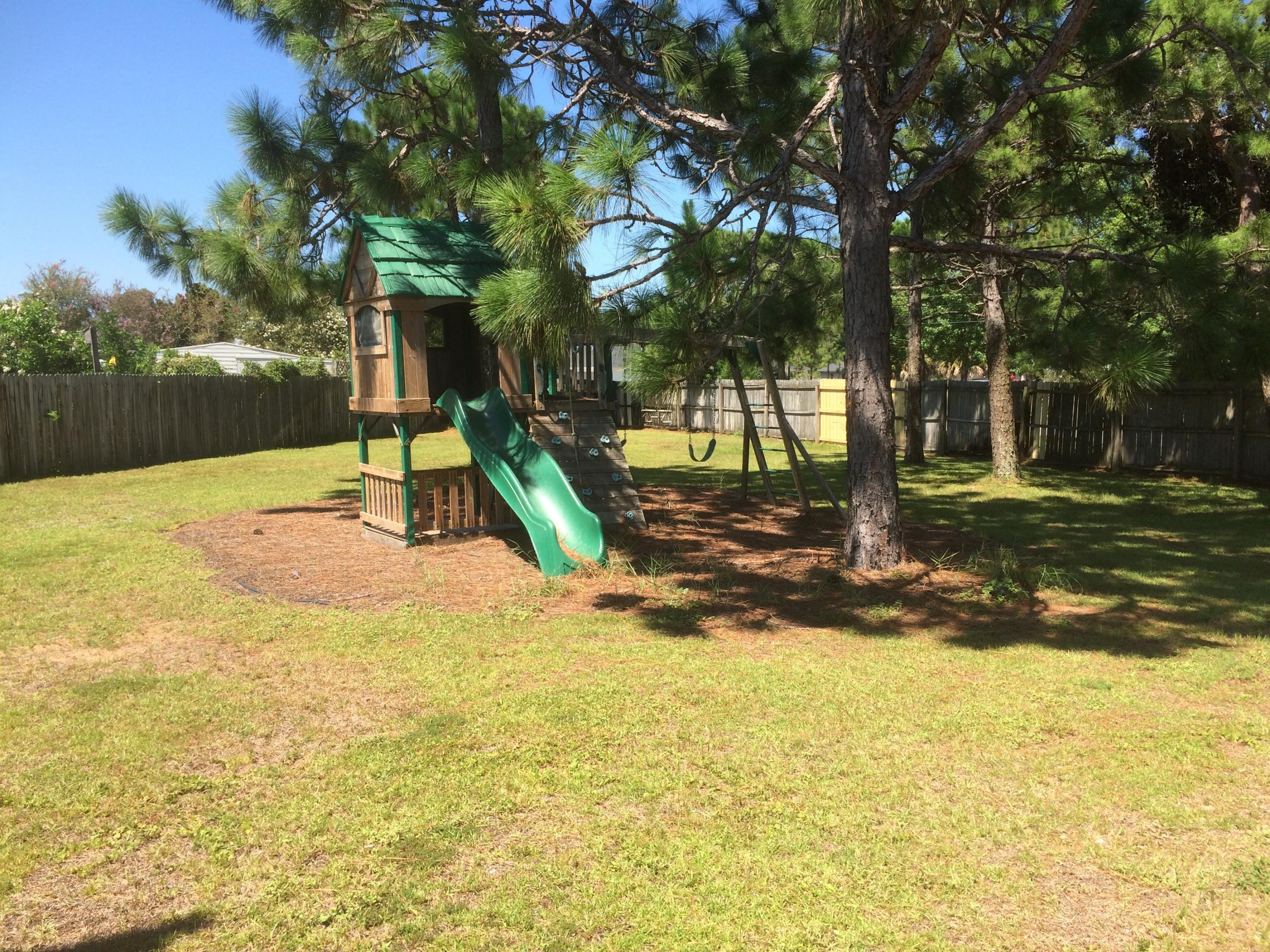 ASHBERRY WOODS - Residential