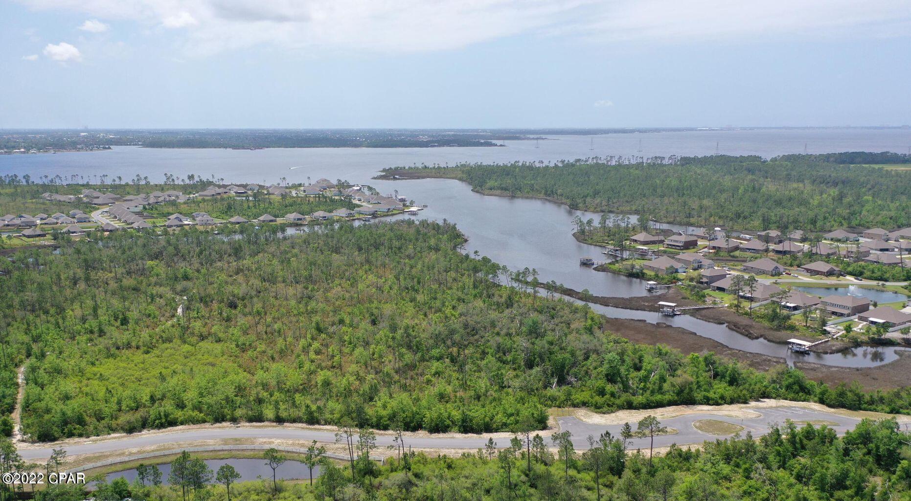 NO RECORDED SUBDIVISION - Land