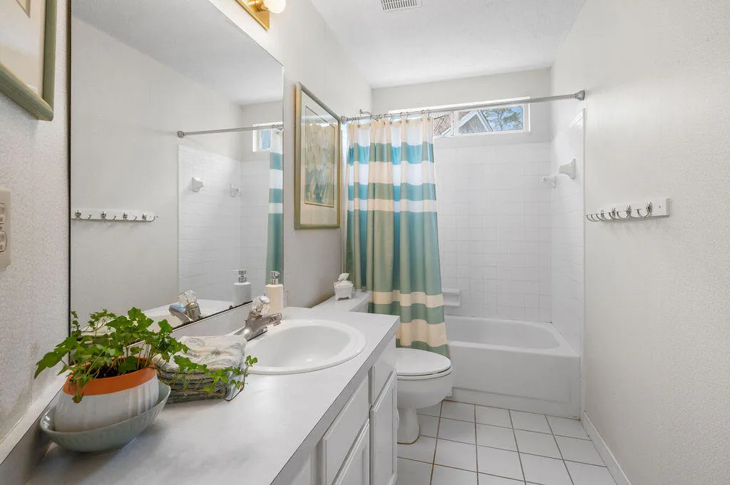 Niceville, Florida 32578, United States, 3 Bedrooms Bedrooms, ,2 BathroomsBathrooms,Residential,Pending,100371