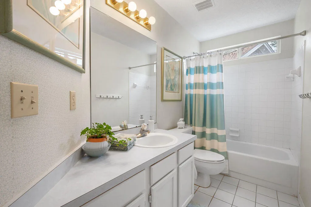 Niceville, Florida 32578, United States, 3 Bedrooms Bedrooms, ,2 BathroomsBathrooms,Residential,Pending,100371