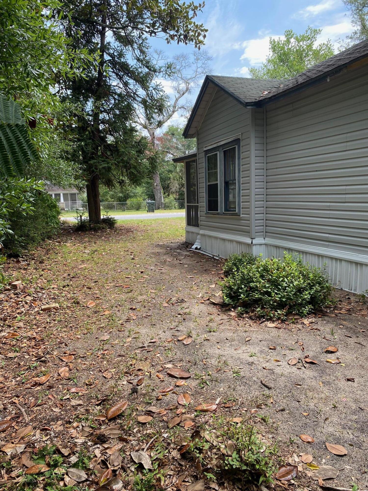 TOWN OF DEFUNIAK SPRINGS - Residential