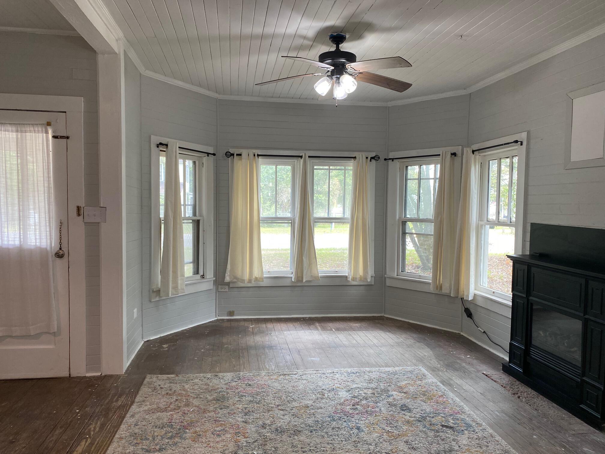 TOWN OF DEFUNIAK SPRINGS - Residential