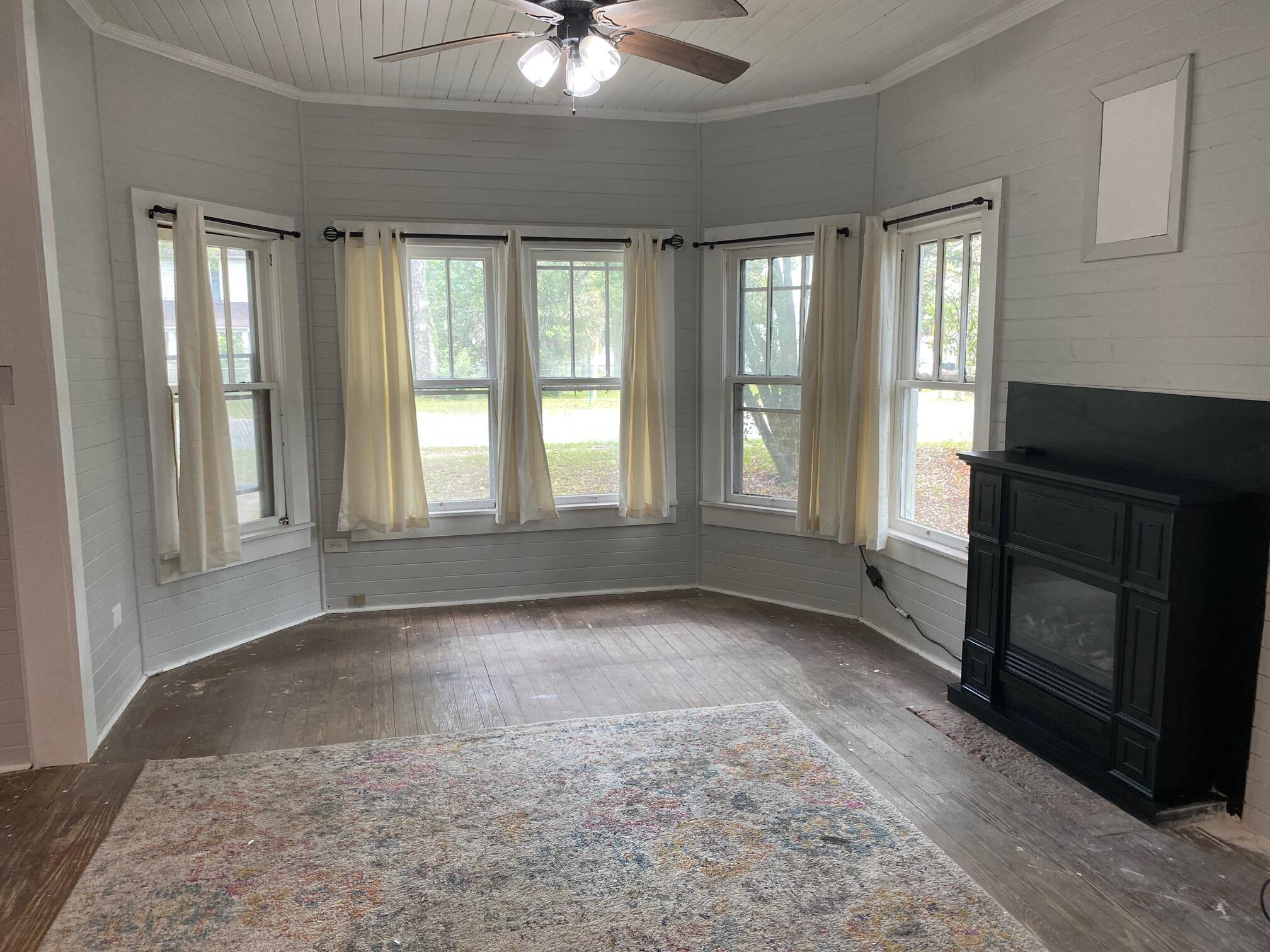 TOWN OF DEFUNIAK SPRINGS - Residential