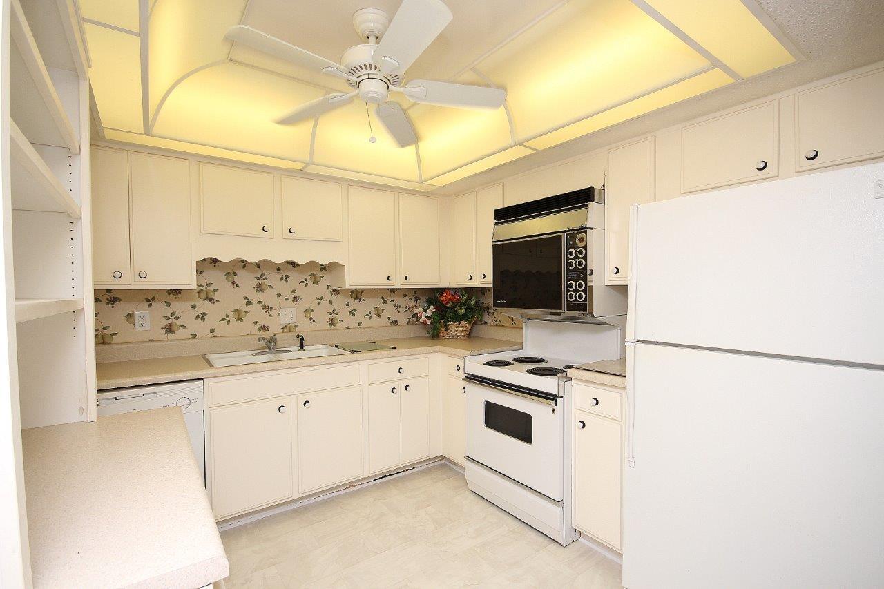 HIDDEN COVE T/H - Residential