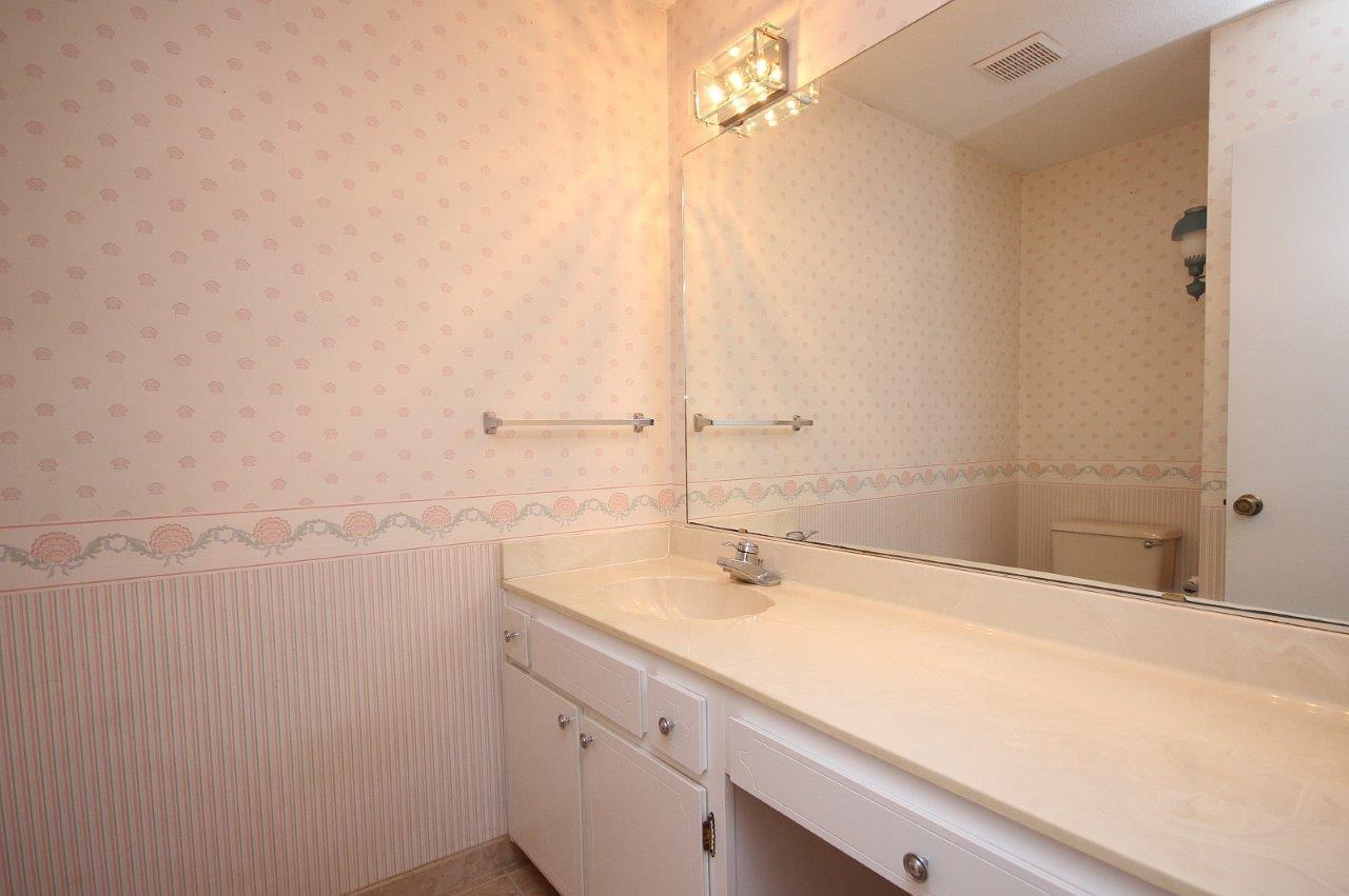 HIDDEN COVE T/H - Residential