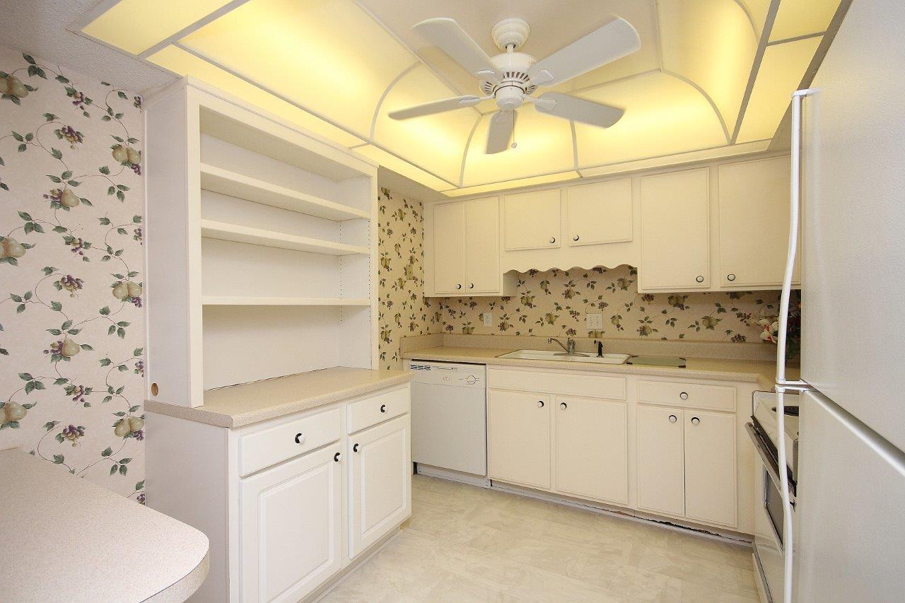 HIDDEN COVE T/H - Residential