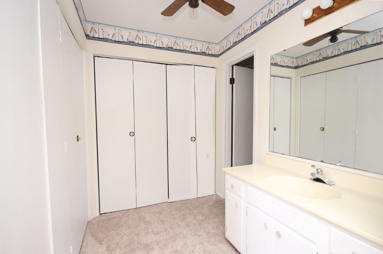 HIDDEN COVE T/H - Residential