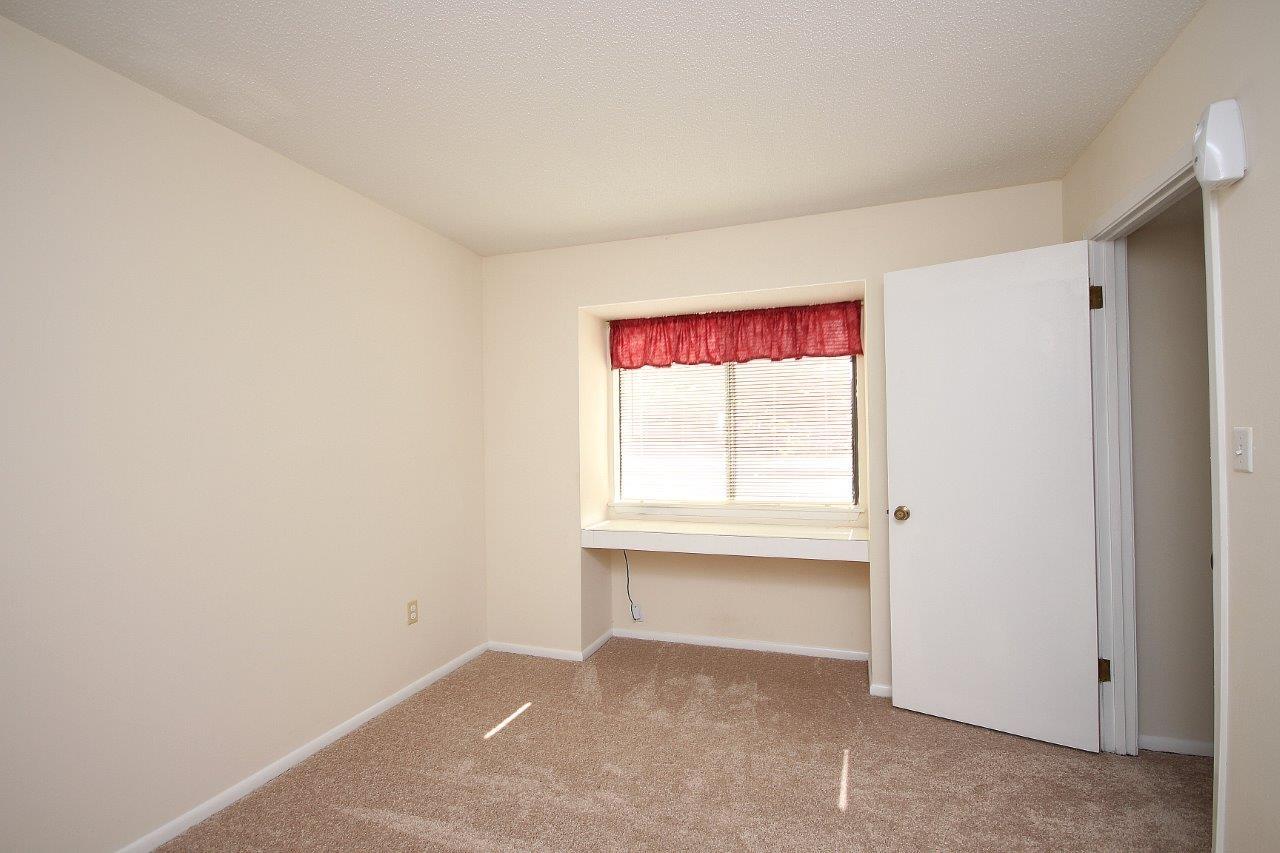 HIDDEN COVE T/H - Residential