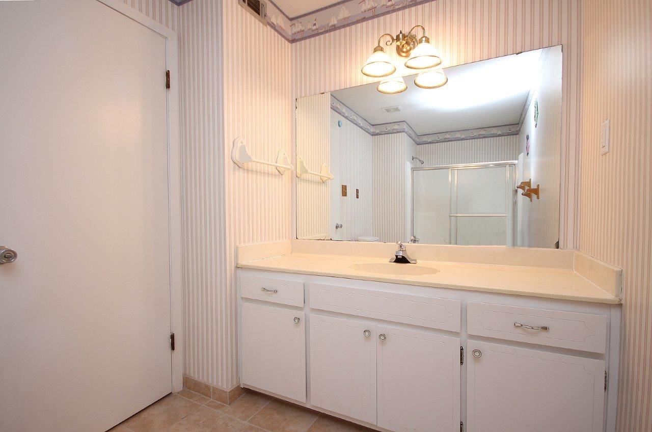 HIDDEN COVE T/H - Residential