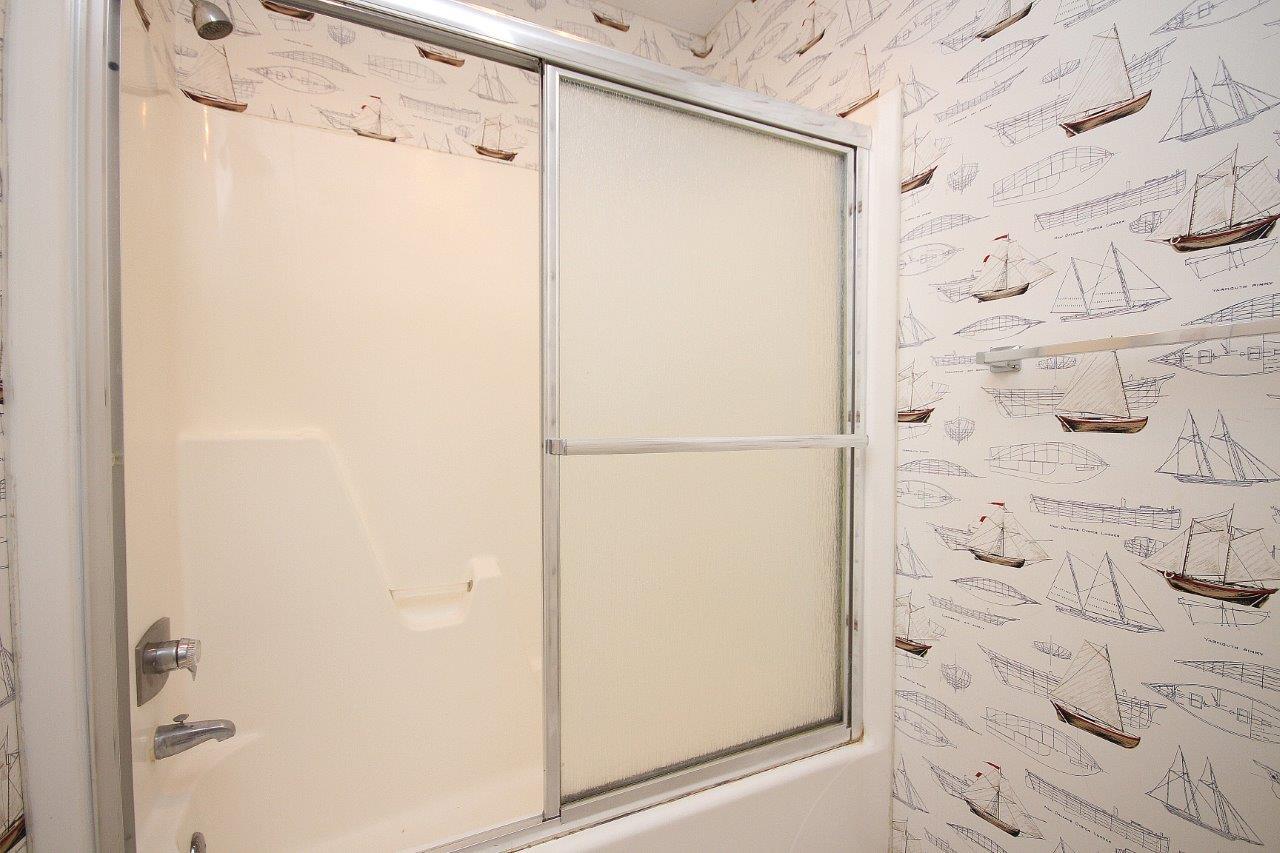 HIDDEN COVE T/H - Residential