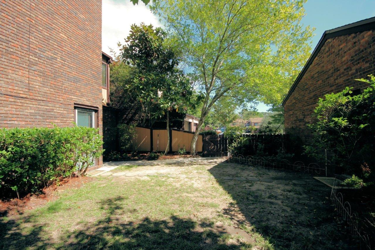 HIDDEN COVE T/H - Residential