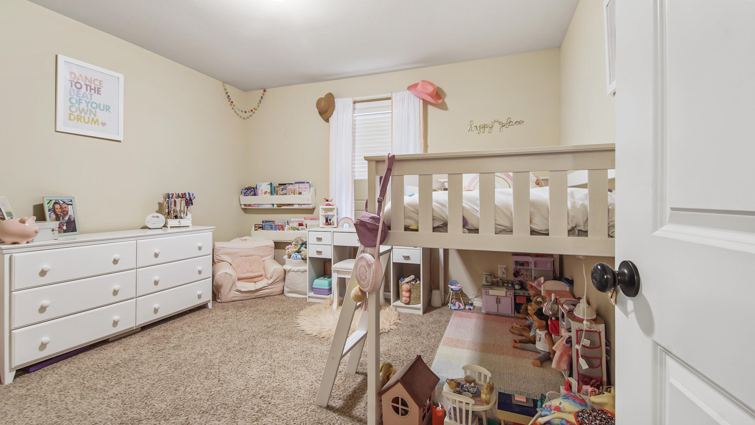 HUNTERS RIDGE - Residential