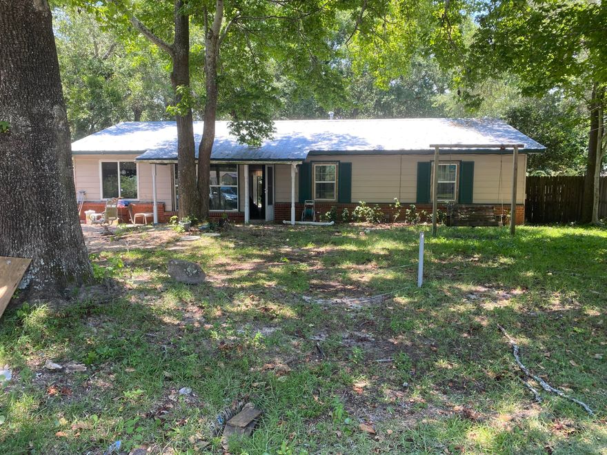 INVESTORS INVESTORS! Diamond in the rough! 
This home has plenty of potential to be Beautiful. Nestled away in a nice neighborhood it sits on a Gorgeous Lot with Mature Trees. The Backyard is Very Spacious with room for a Pool and an outdoor kitchen. This one will take some Elbow grease but the outcome will be worth it. 
Won't last long! Come take a look today!
Buyer and Buyers agent to verify All dimensions and anything deemed important.