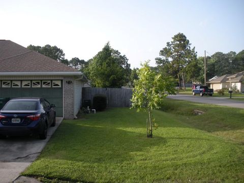 A home in Mary Esther