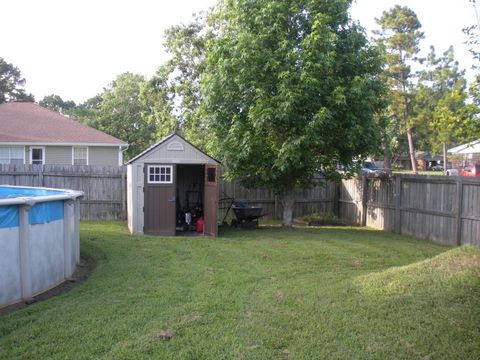 A home in Mary Esther