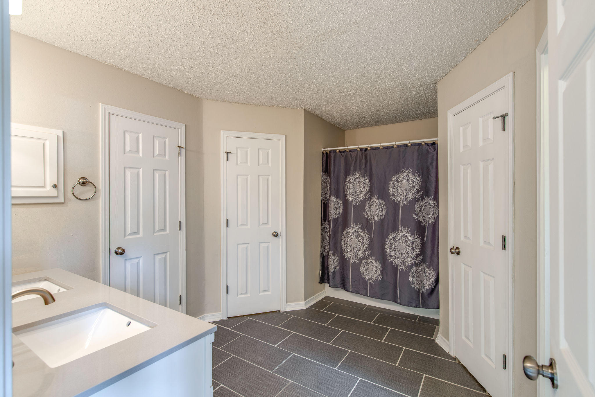 BLUE MOON ESTATES - Residential