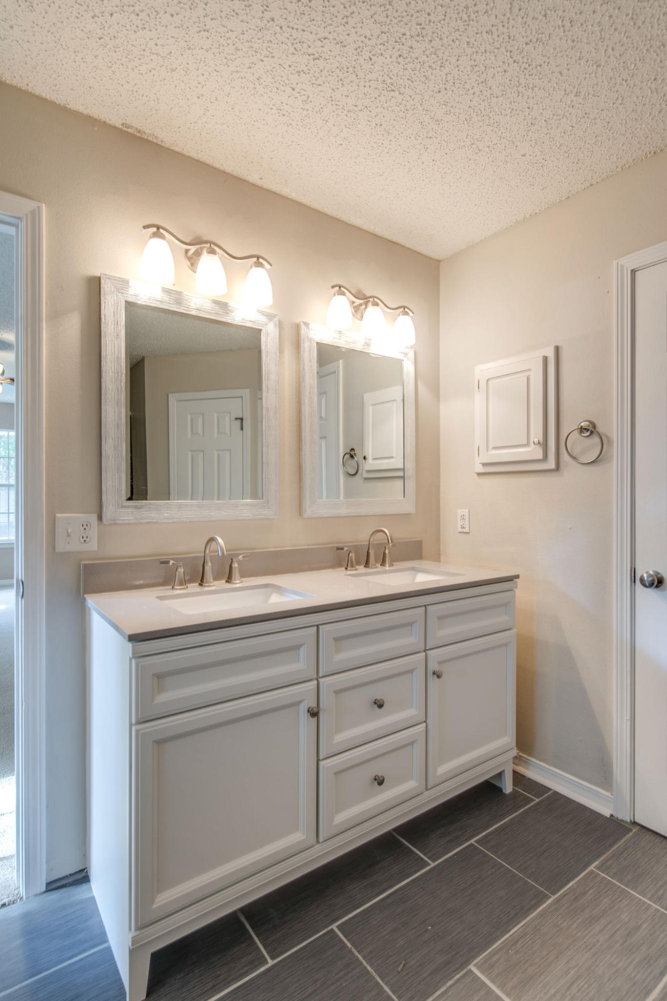 BLUE MOON ESTATES - Residential