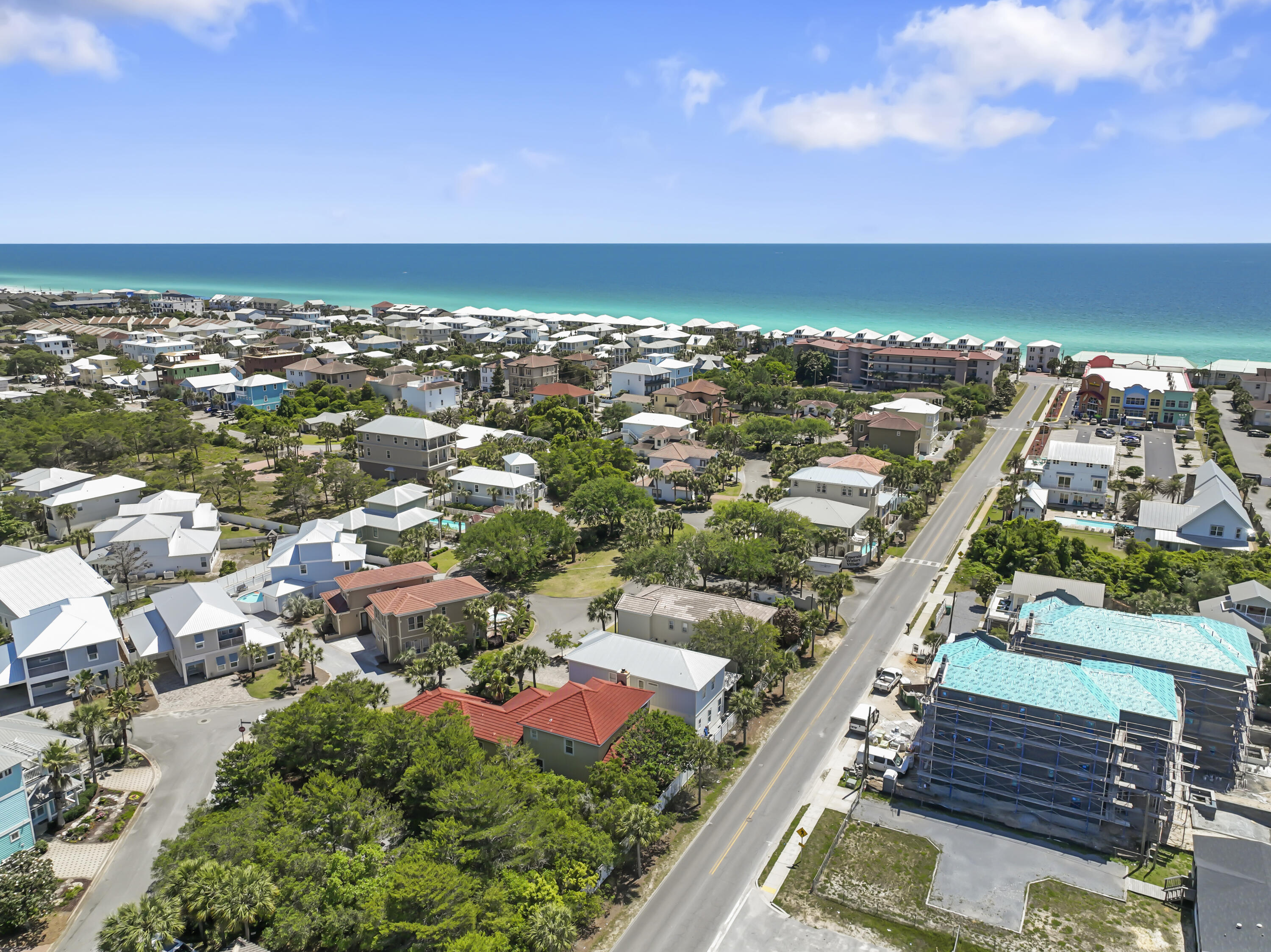 EMERALD WATERS VILLAGE - Residential