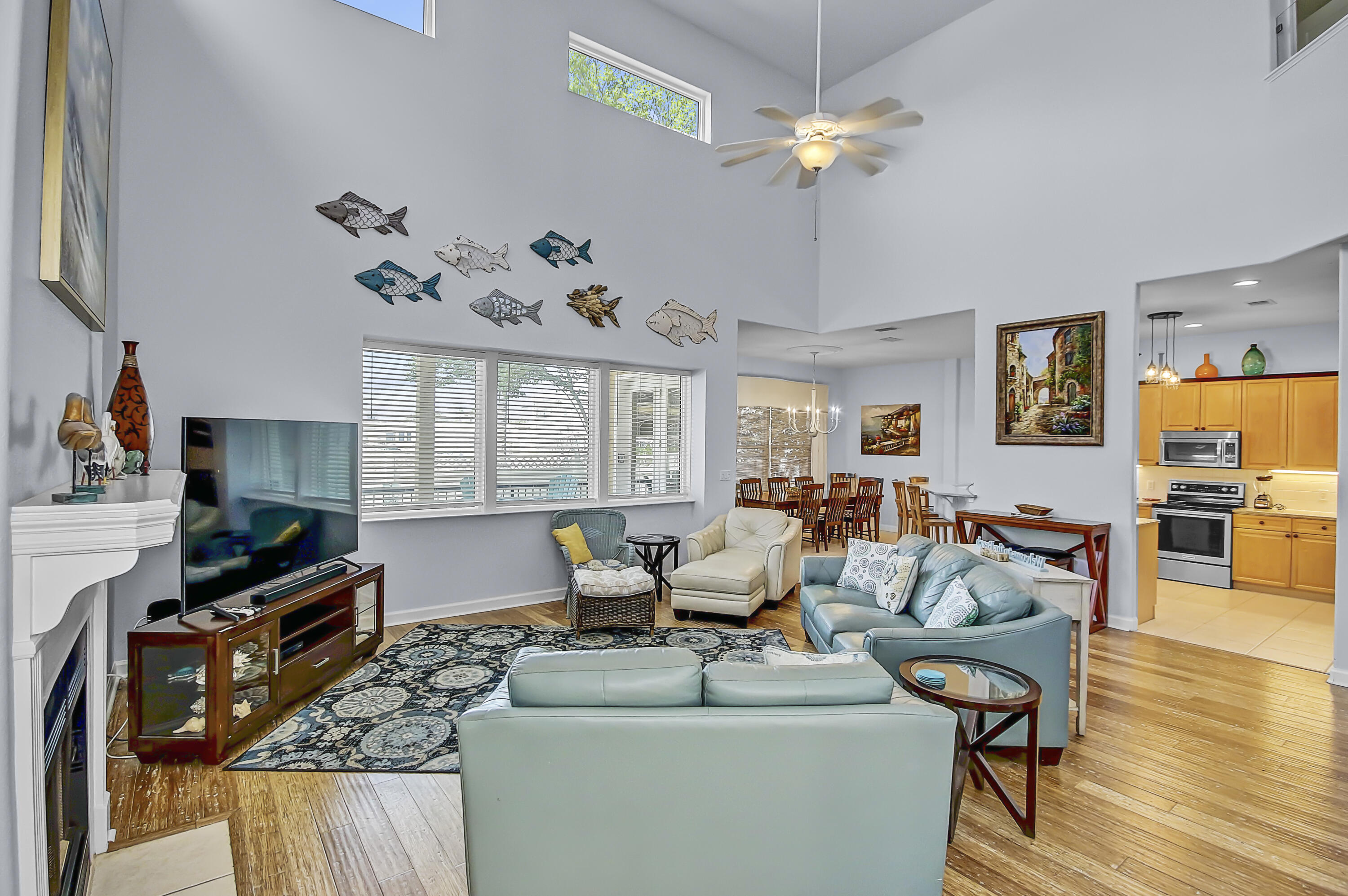EMERALD WATERS VILLAGE - Residential