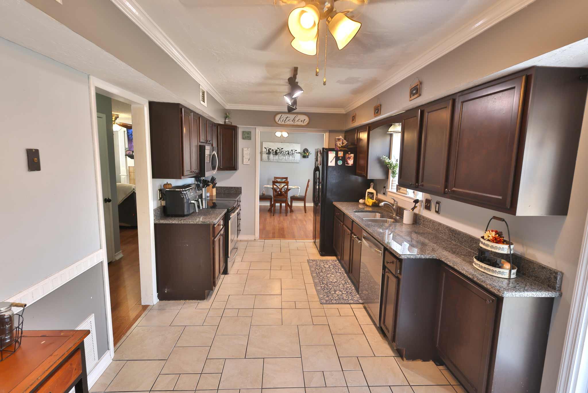 WOODLAND PARK ESTATES - Residential