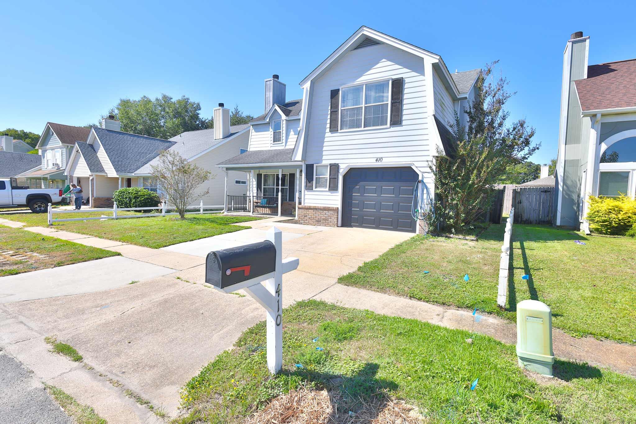 WOODLAND PARK ESTATES - Residential