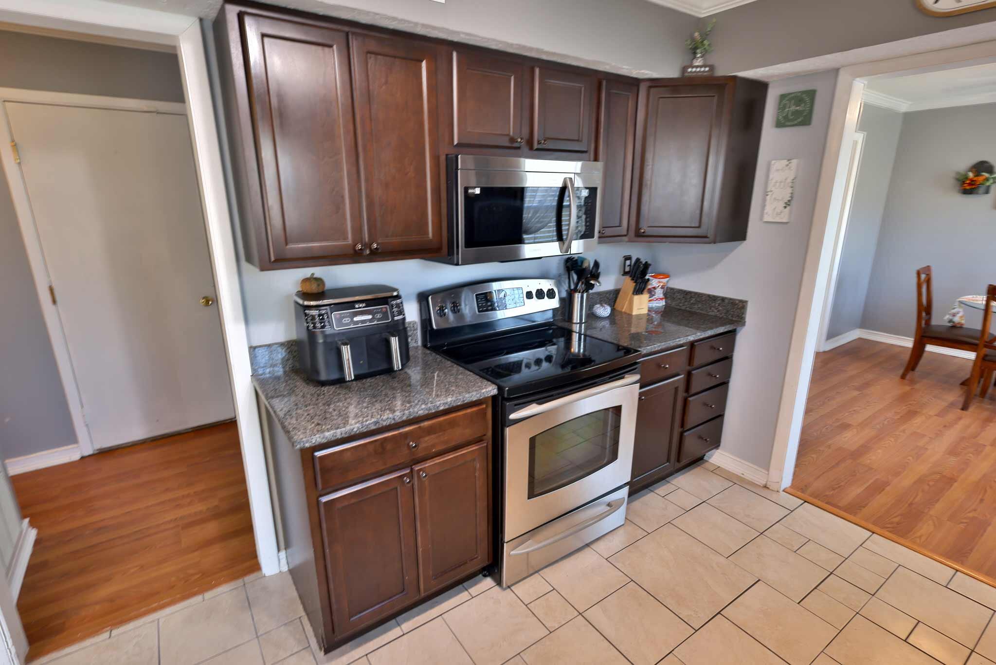 WOODLAND PARK ESTATES - Residential