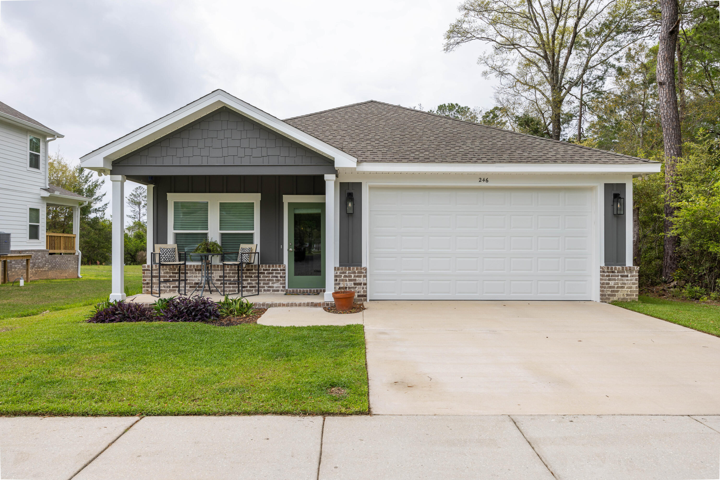 LAGRANGE LANDING - Residential