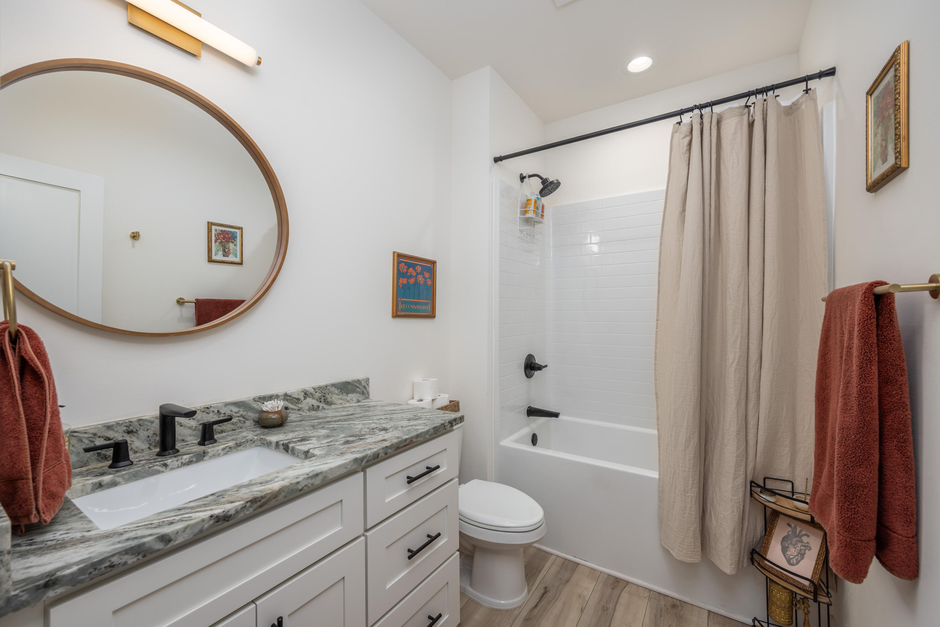 LAGRANGE LANDING - Residential