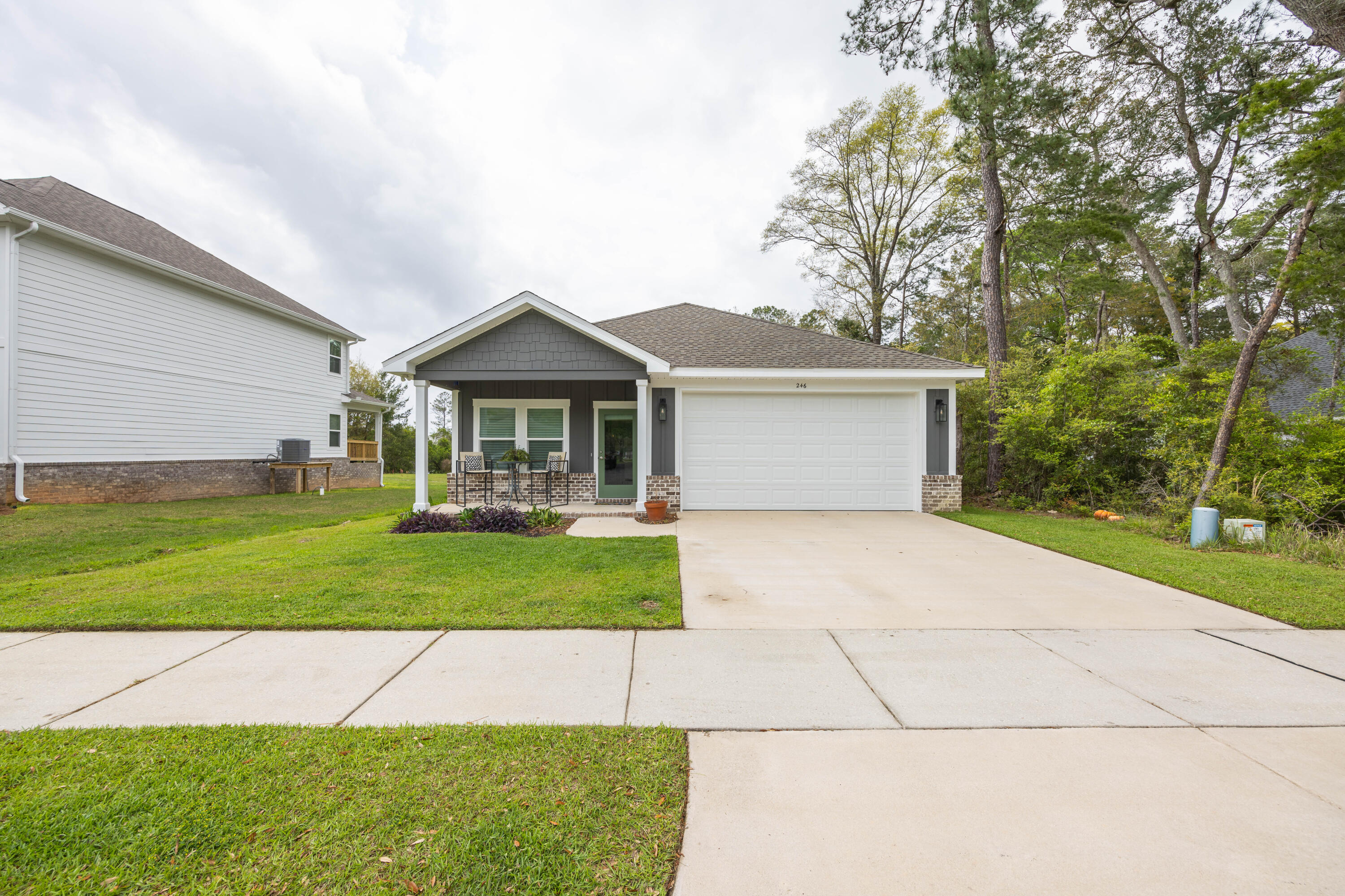 LAGRANGE LANDING - Residential