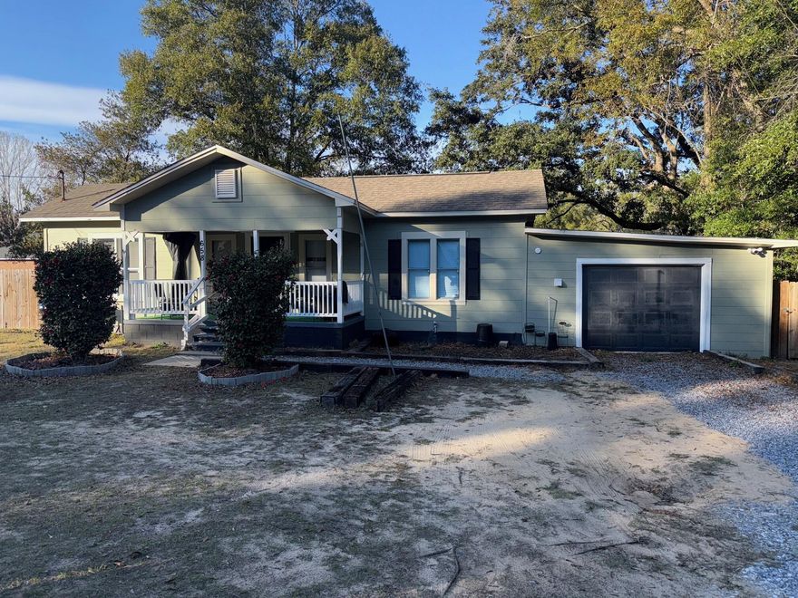 Home being sold As Is. Cozy home located right in the middle of Crestview with easy access to several stores, main street, dinning, etc. Buyer to verify all pertinent information including square footage and lot dimensions.
