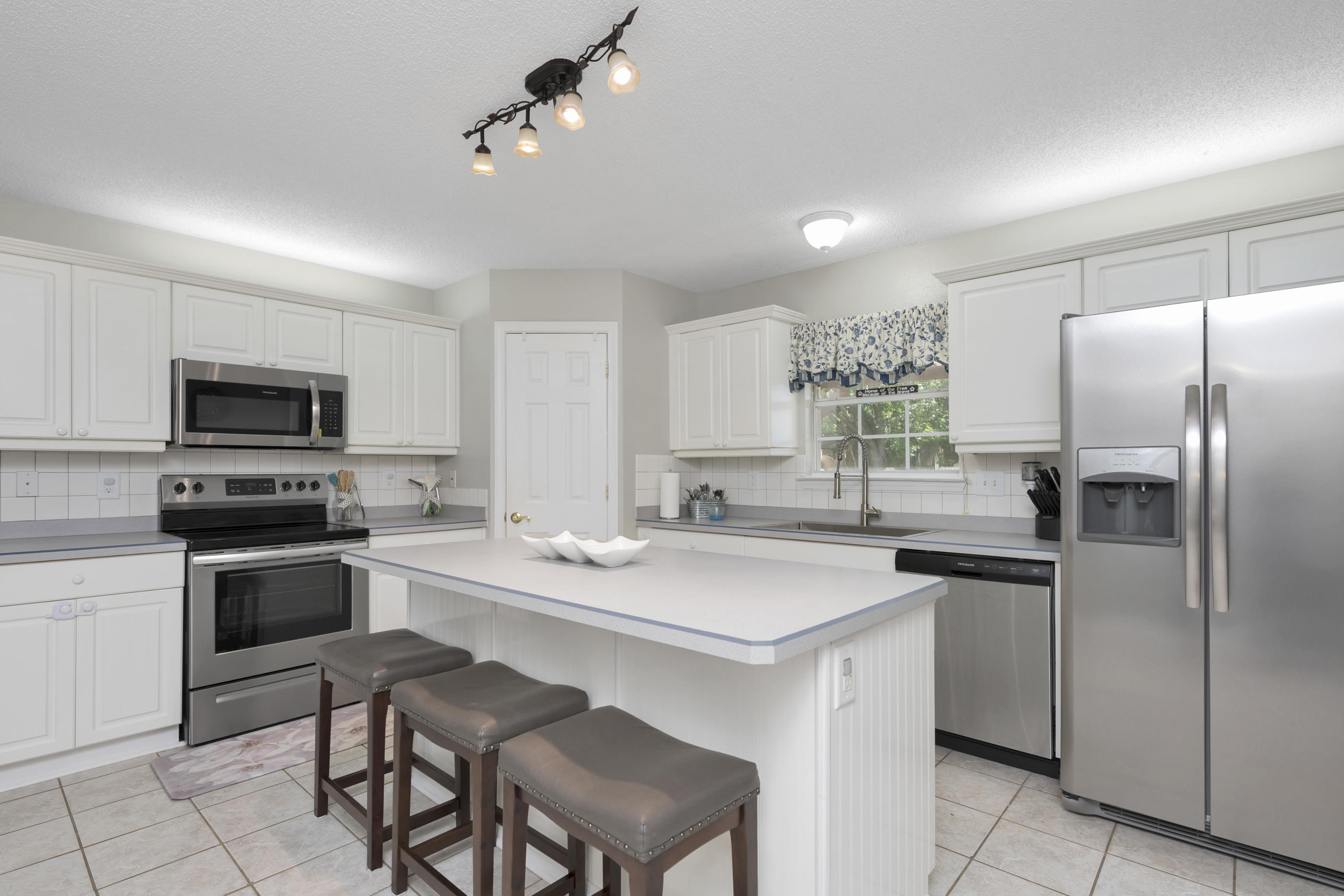 COUNTRYVIEW ESTATES 4TH ADDN PH 4 - Residential