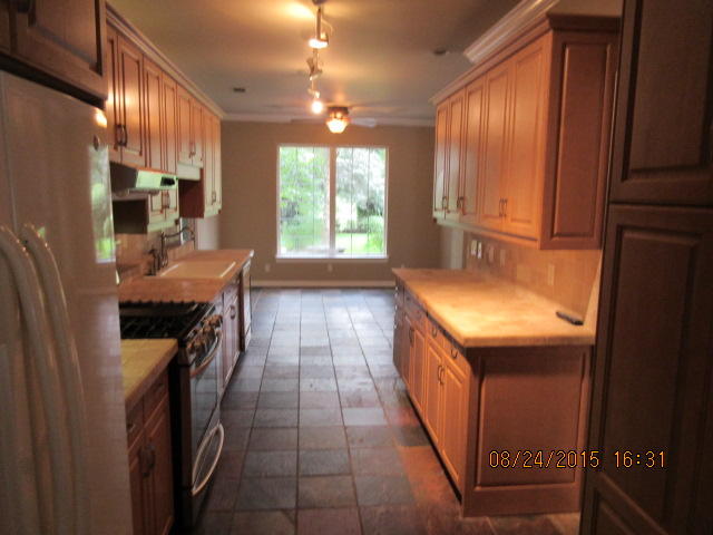 TURNBERRY PLACE - Residential Lease