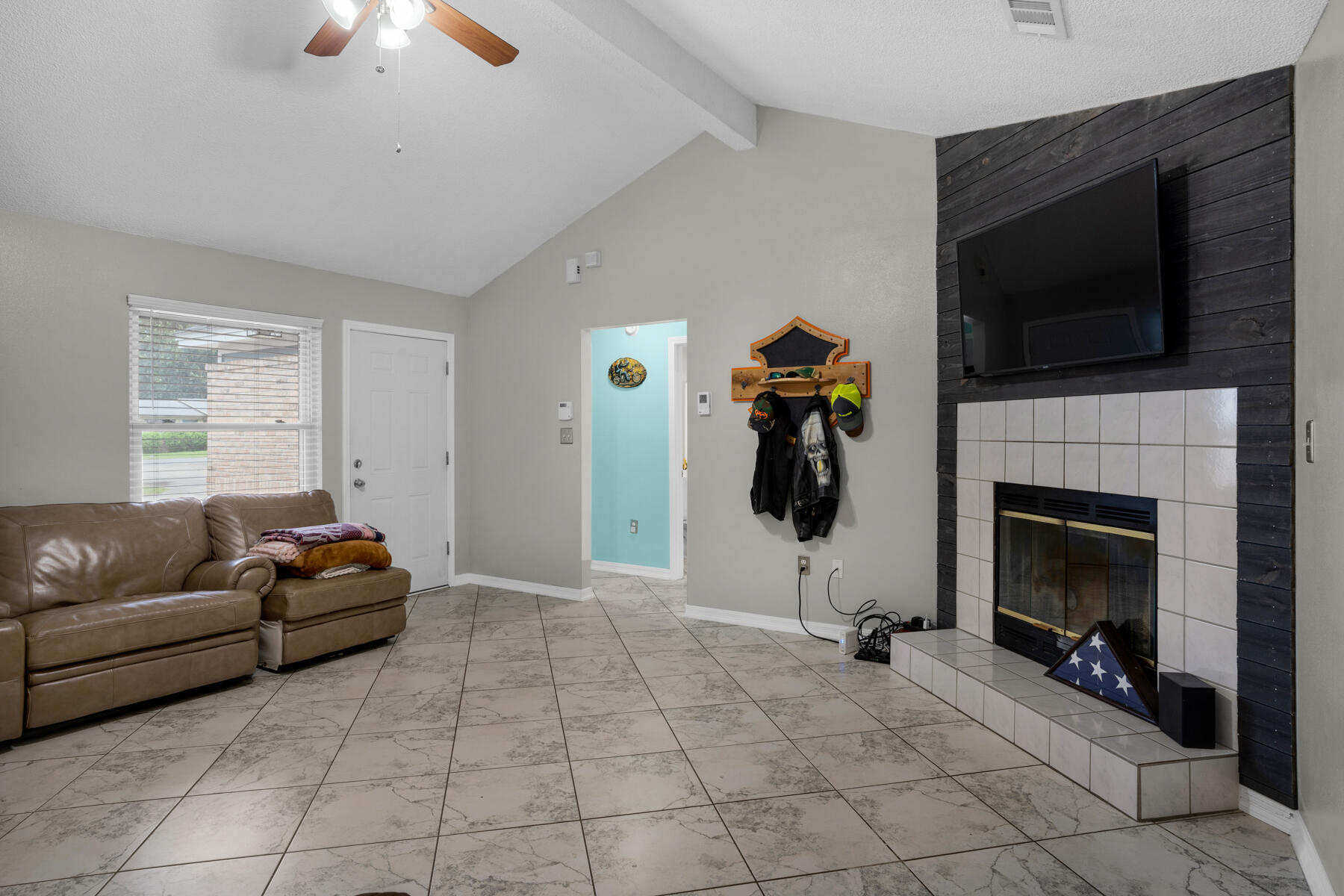 SUNSET STRIP - Residential Lease