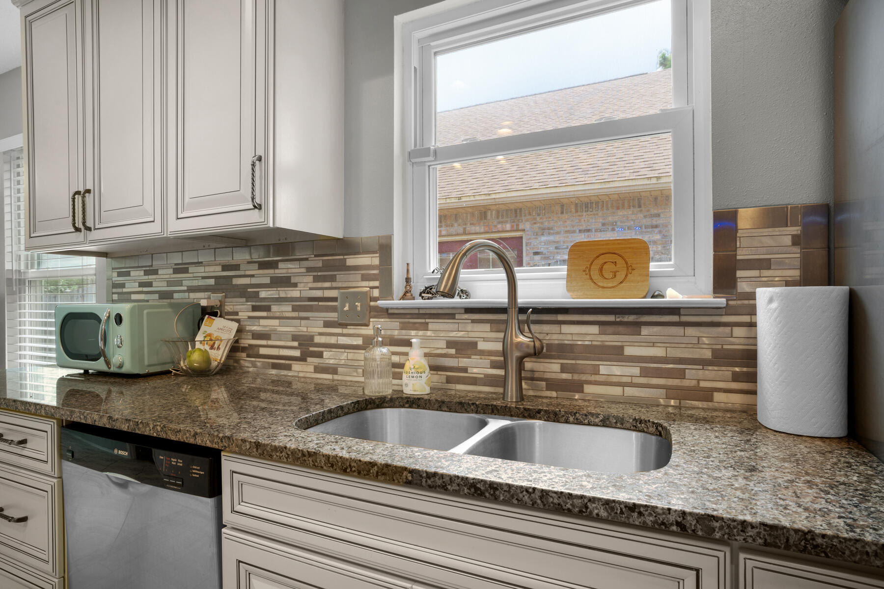 SUNSET STRIP - Residential Lease