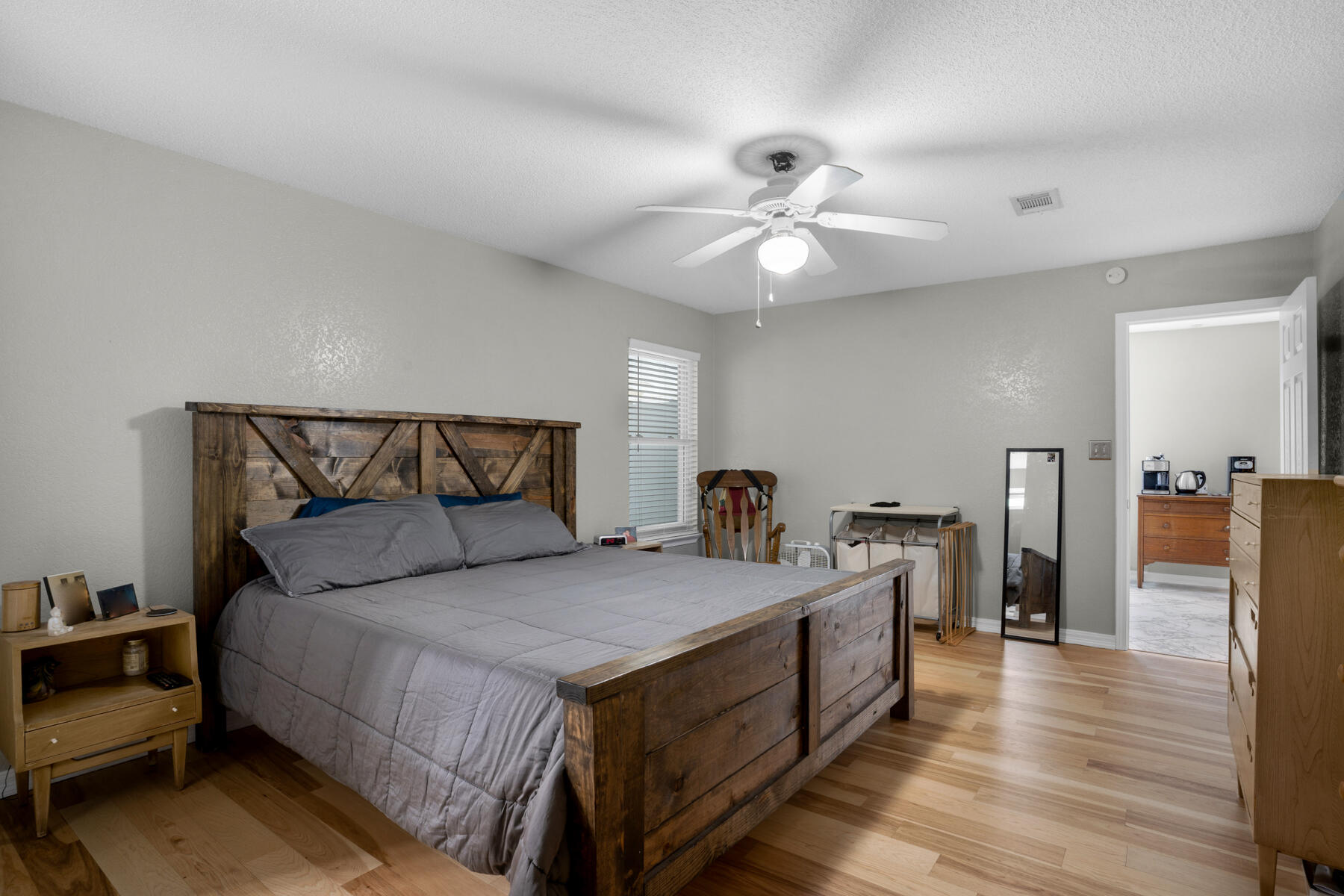 SUNSET STRIP - Residential Lease
