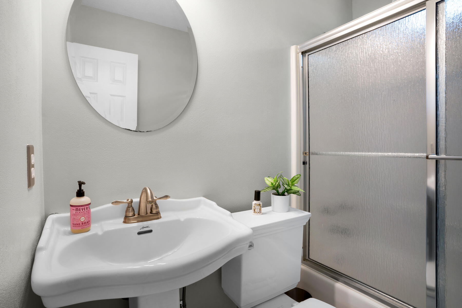SUNSET STRIP - Residential Lease