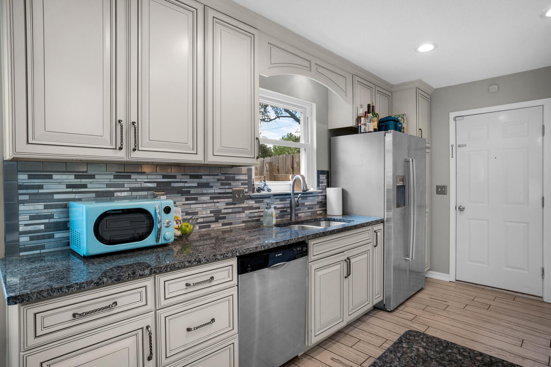 SUNSET STRIP - Residential Lease