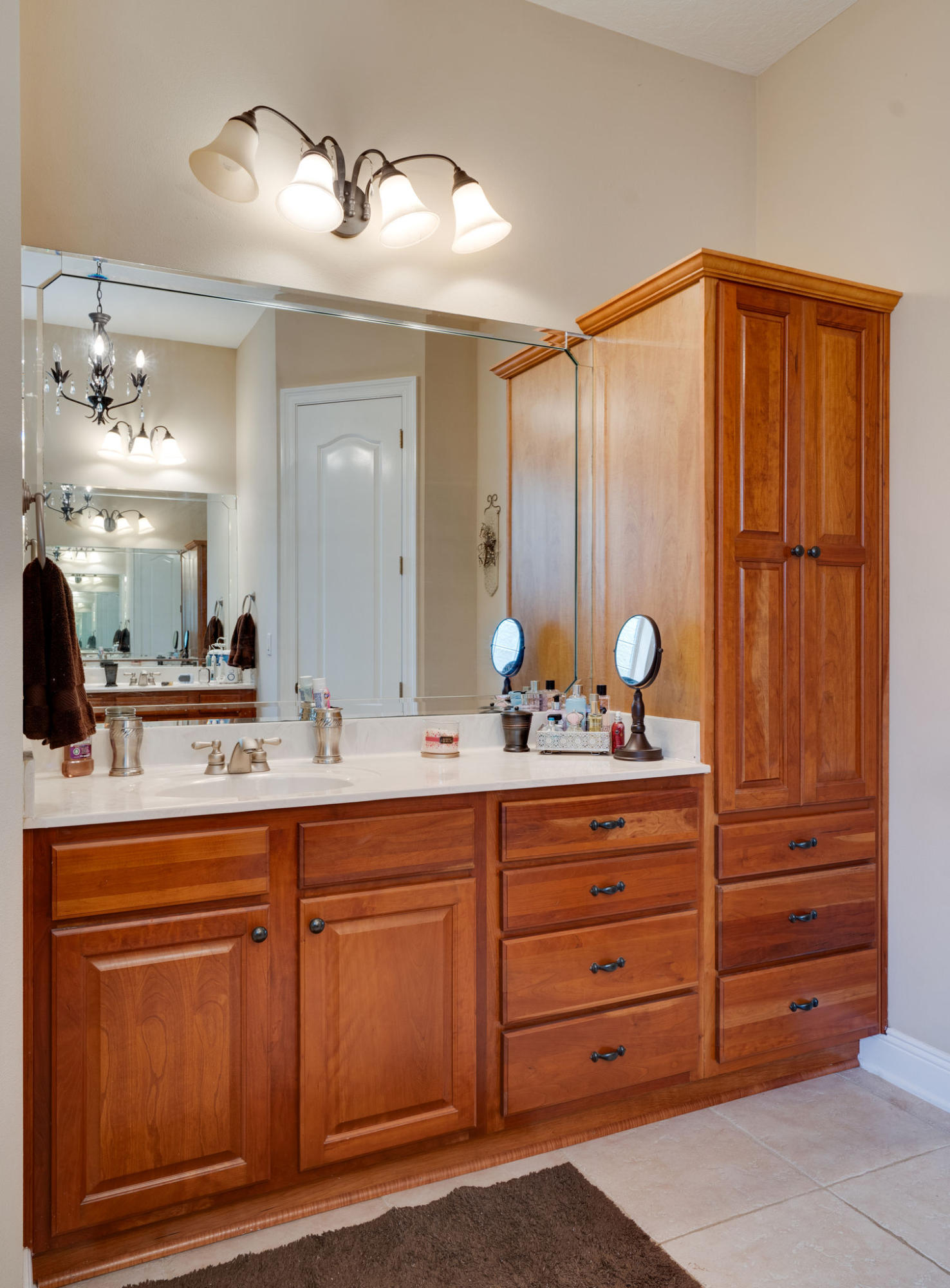 CHARDONNAY ESTATES - Residential