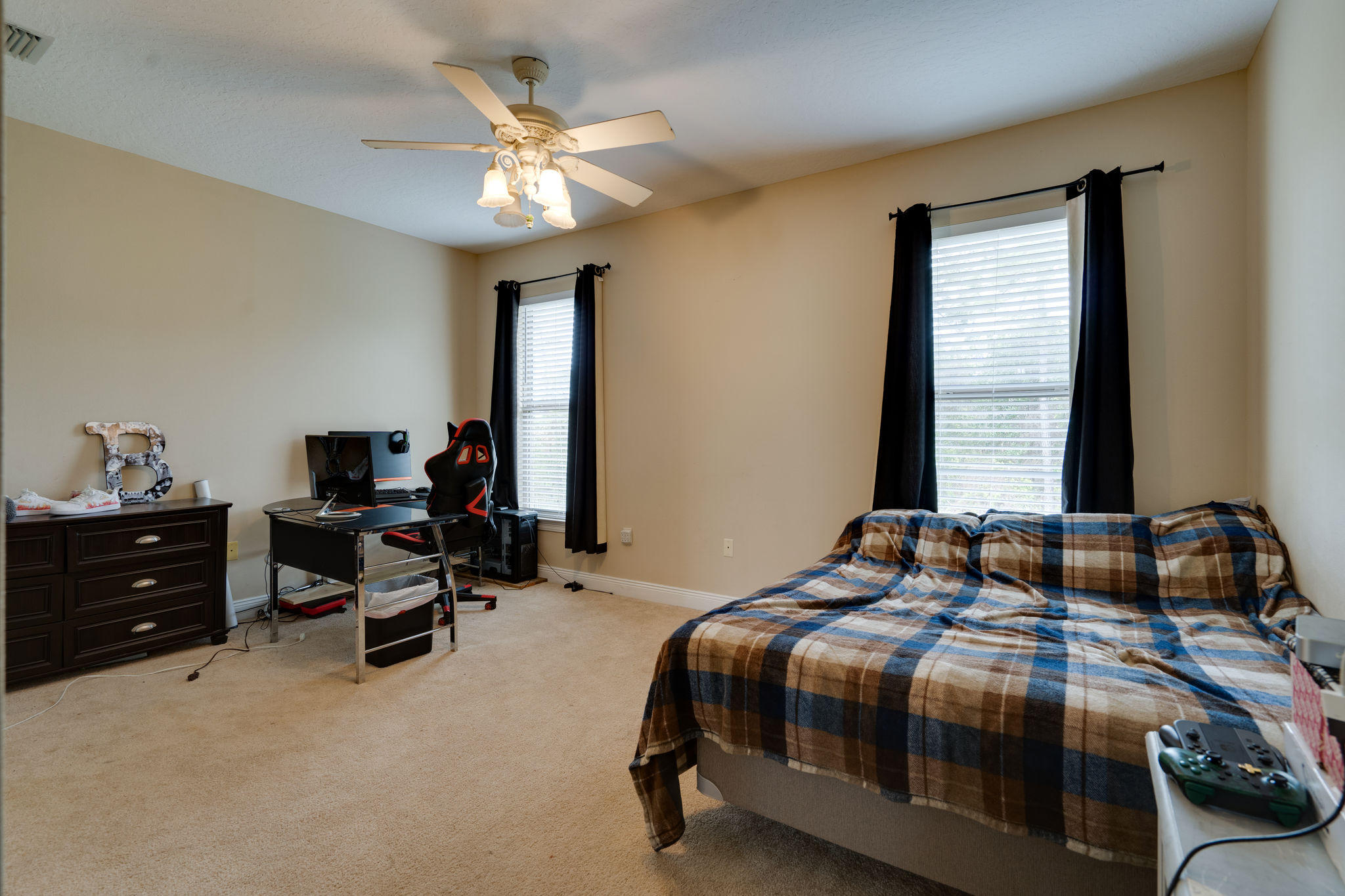 CHARDONNAY ESTATES - Residential