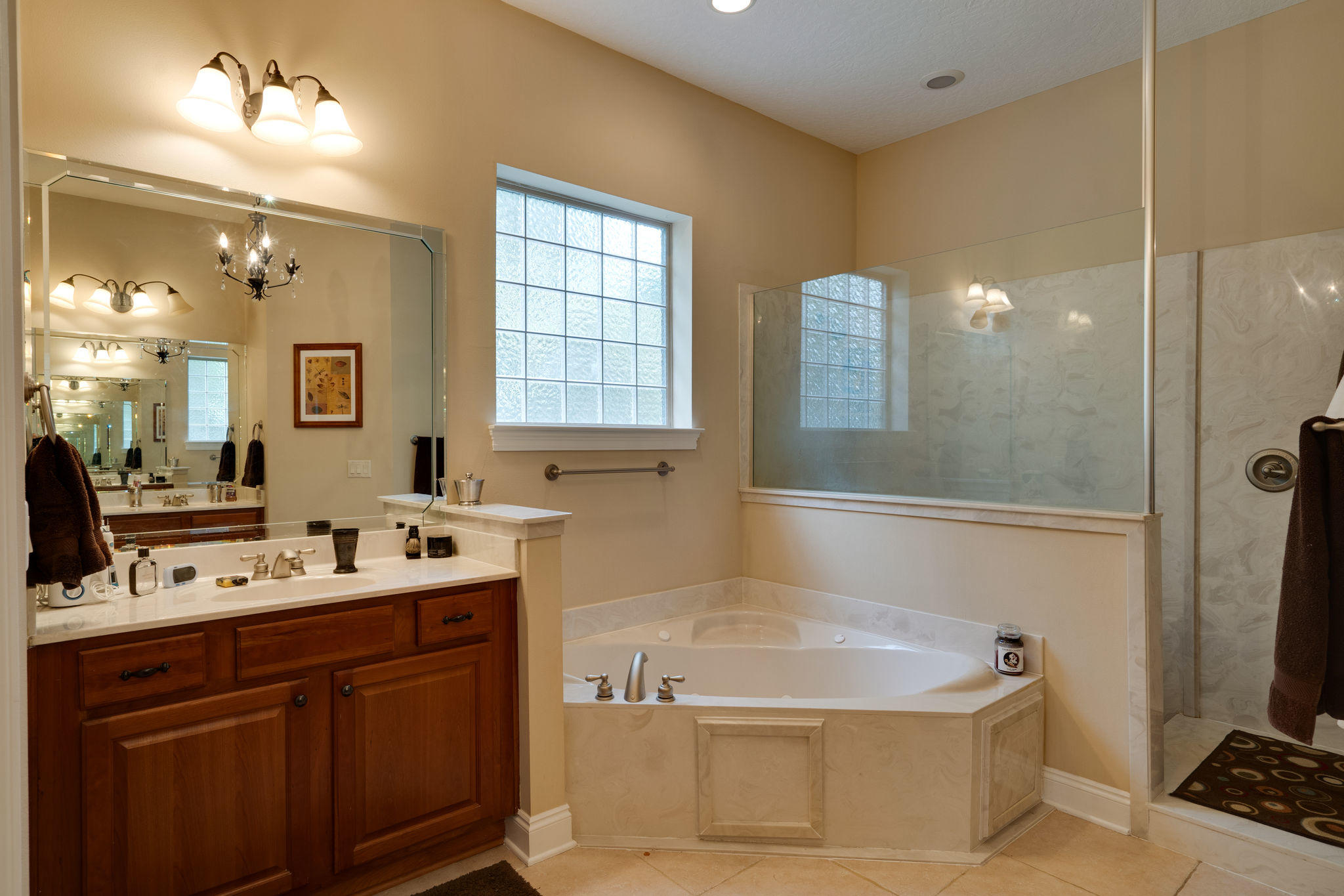 CHARDONNAY ESTATES - Residential