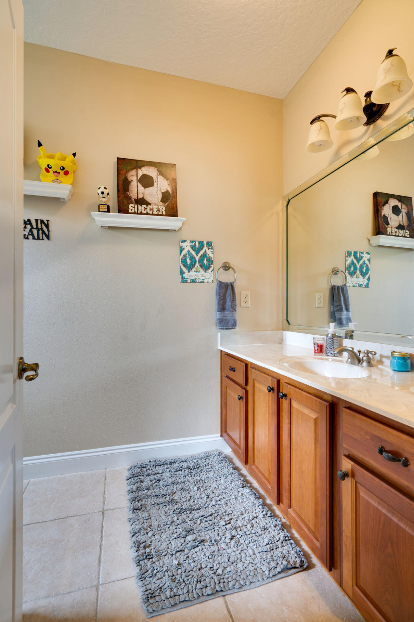 CHARDONNAY ESTATES - Residential