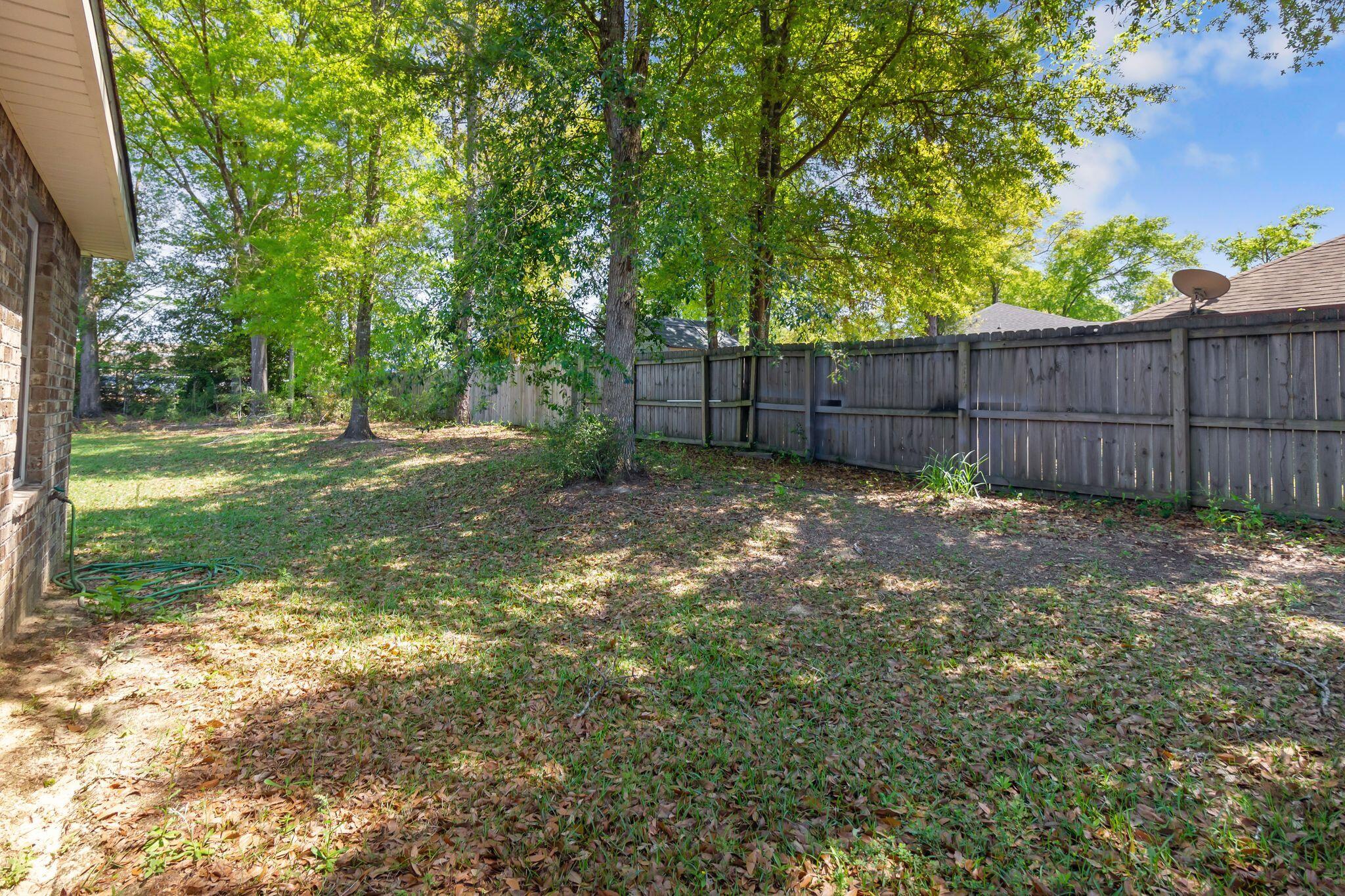 TRAILWOOD ESTATES - Residential Lease