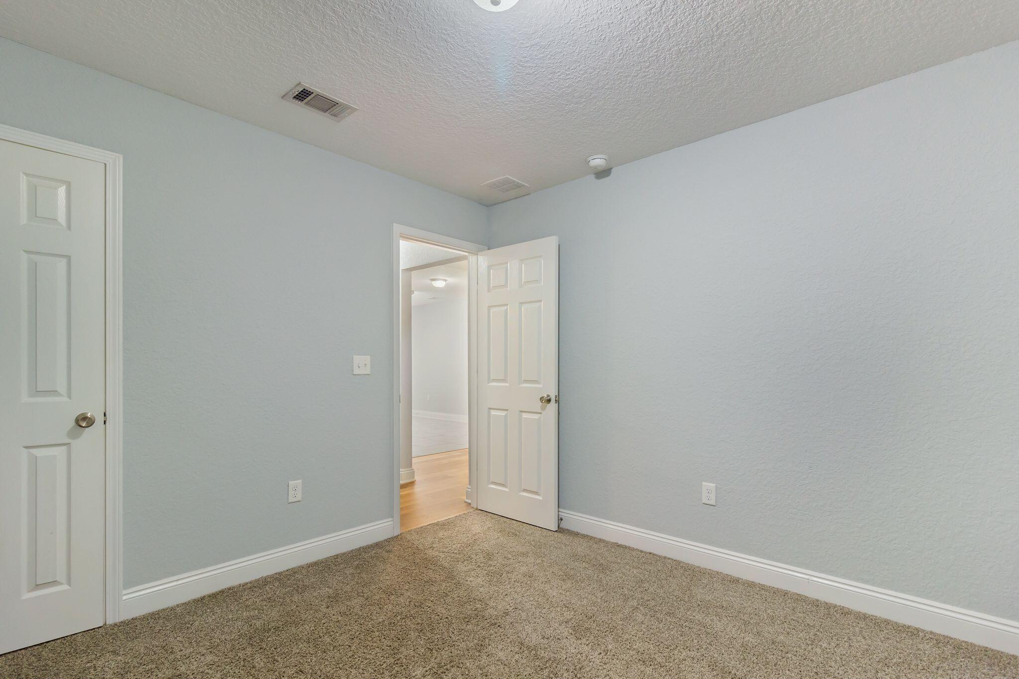 TRAILWOOD ESTATES - Residential Lease