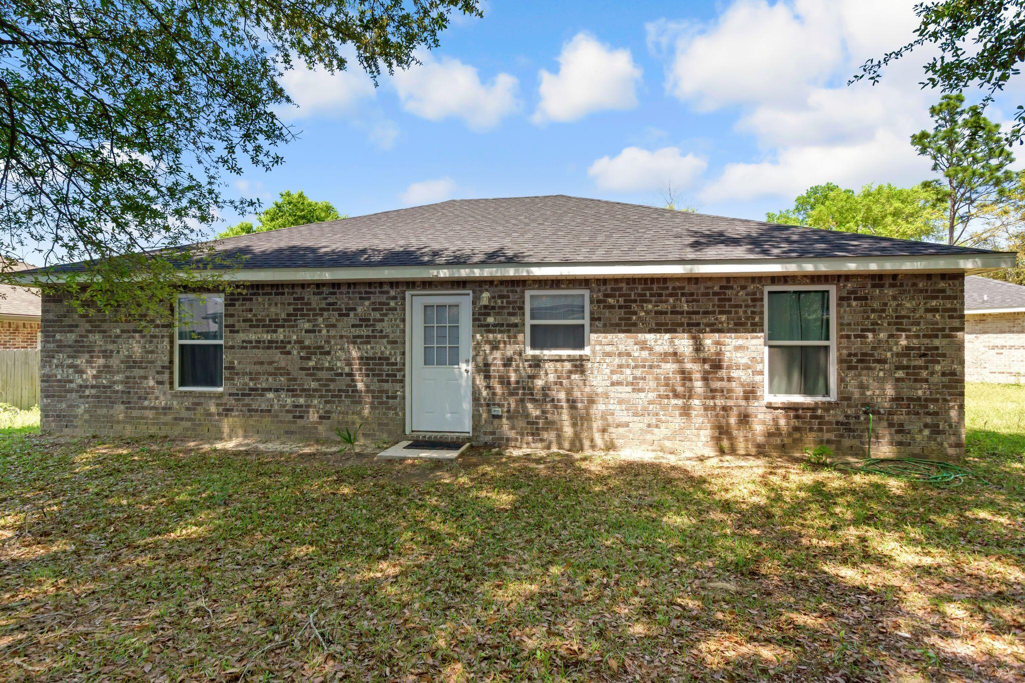 TRAILWOOD ESTATES - Residential Lease