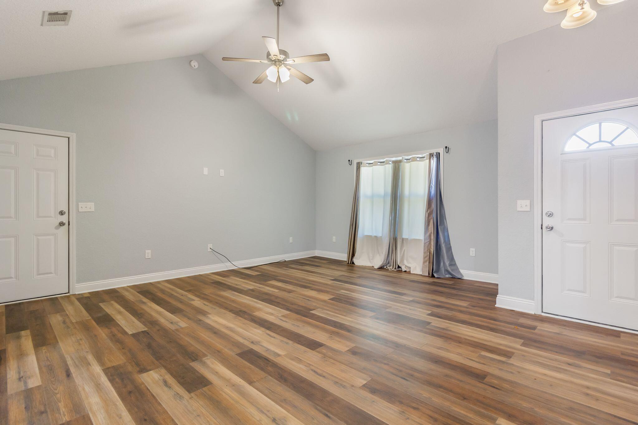 TRAILWOOD ESTATES - Residential Lease