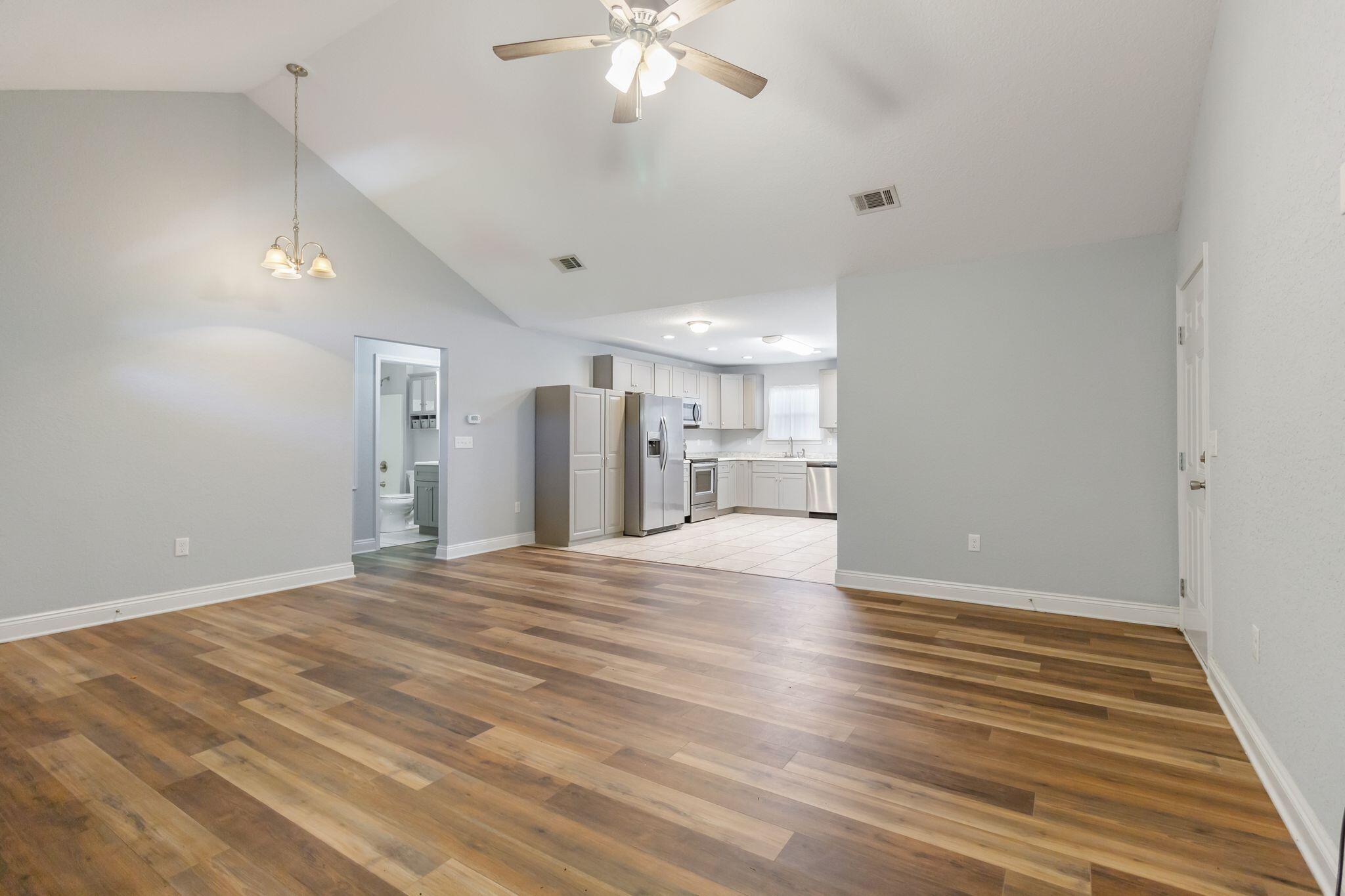 TRAILWOOD ESTATES - Residential Lease